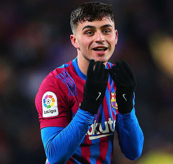 佩德里伤缺致巴萨中场受损，球队积极调整应对多线挑战