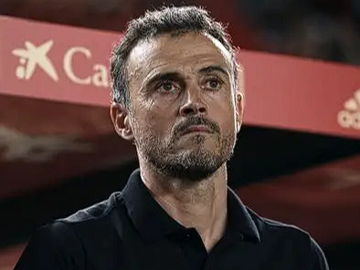 巴黎圣日耳曼补时绝杀尼斯，恩里克盛赞球队韧性及球迷支持