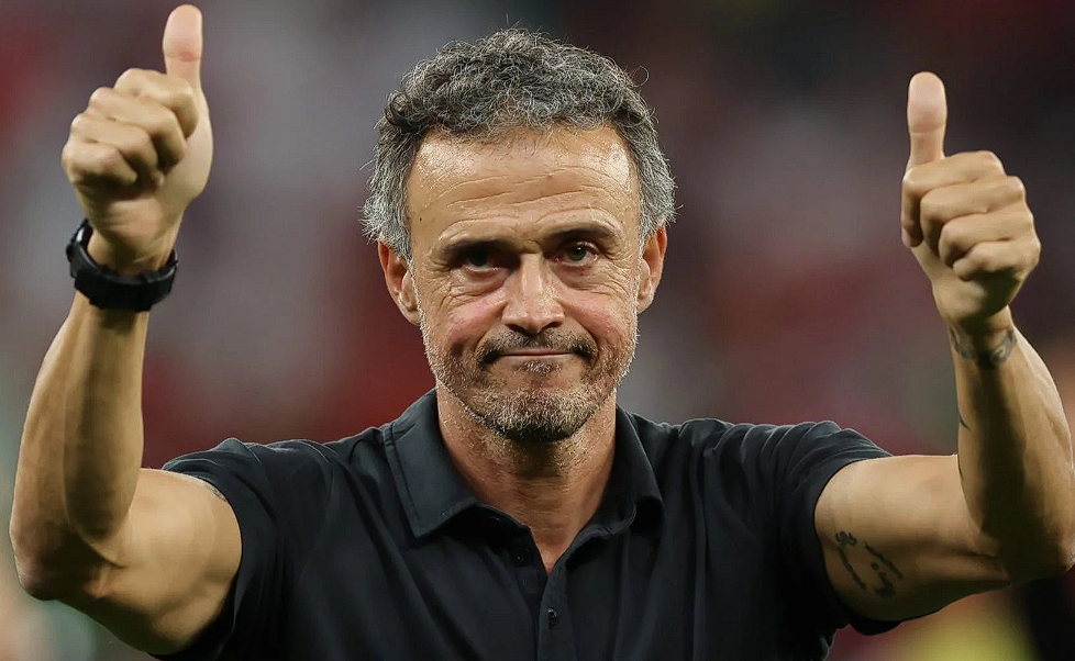 巴黎圣日耳曼补时绝杀尼斯，恩里克盛赞球队韧性及球迷支持