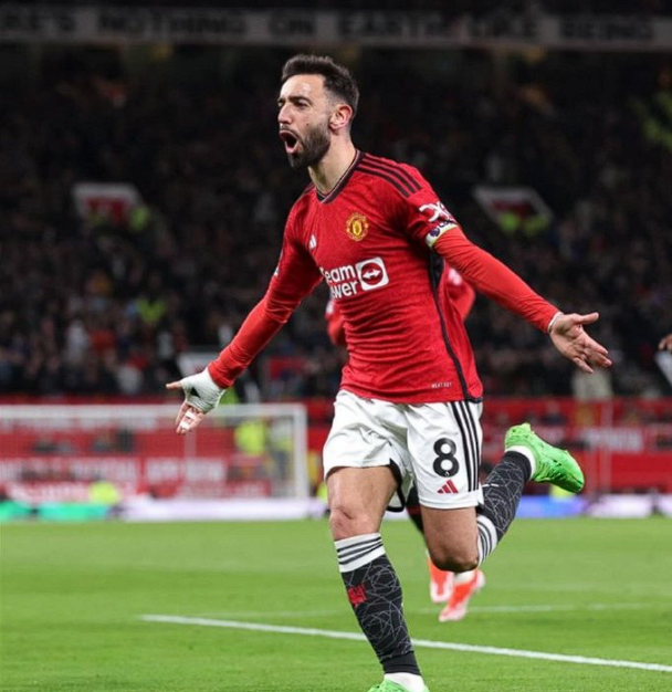 英超激战：曼联、切尔西双双告捷，B费里程碑与帕尔默帽子戏法闪